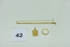 1 chaîne maille forçat (L50cm) 1 pendentif Coran et 1 alliance ouvragée (Td54). Le tout en or 750/1000. PB 8,3g