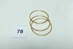 3 bracelets joncs en or 750/1000 (diamètre 6,5cm). PB 23,1g