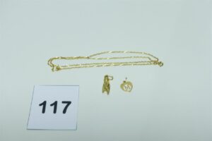 2 pendentifs (1 coeur et 1 main) et 1 chaîne maille marine (L50cm). Le tout en or 750/1000. PB 4,8g