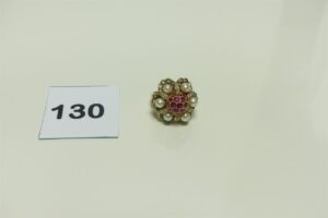 1 bague en or 750/1000 ornée de petites pierres rouges entourage petits diamants et de perles (Td55). PB 16,7g
