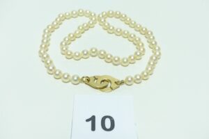 1 collier de perles de cultures fermoir menottes en or 750/1000 signé DINHVAN (L53cm). PB 35,1g