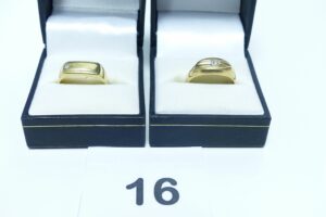 2 chevalières en or 750/1000 ornées d'un petit diamant (Td56). PB 6,1g