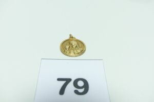1 médaille religieuse en or 750/1000. PB 2,3g