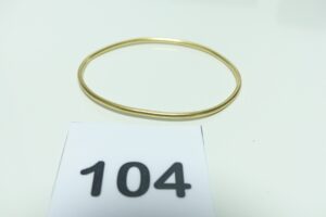 1 bracelet jonc en or 750/1000 (monture à redresser, diamètre 6cm environ). PB 8,1g