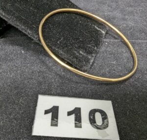 1 Bracelet jonc (Diam 6,5cm) en or 750/1000 18k. PB 10,1g
