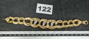 1 Bracelet à grosse maille graduée orné de pierres blanches (L20cm) en or 750/1000 18k. PB 18,4g
