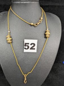 1 Chaine pour montre collier, maille colonne (L60cm) ornée de très petites perles, en or 750/1000 18k. PB 11,6g