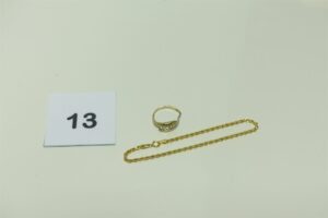 1 bague ornée de 3 petites pierres (monture à redresser) et 1 bracelet maille corde (L18cm). Le tout en or 375/1000. PB 2g