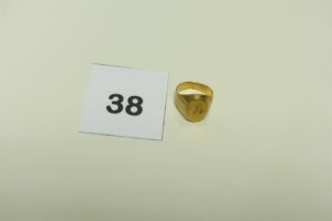 1 chevalière en or 750/1000 gravée"L"(Td56). PB 5,3g