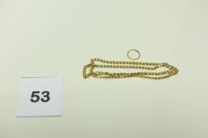 1 collier maille festonnée en or 750/1000 (quelques chocs, L41cm) et 1 petite créole or 750/1000. PB 6,7g