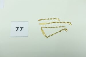 2 Bracelets en or 750/1000 (1 maille grain de café avec plaque identité gravée, L16cm)(1 maille grain de café cassé en 2 morceaux). PB 5,2g