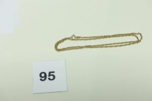 1 Chaîne maille tréssée en or 750/1000 (L50cm). PB 8,8g