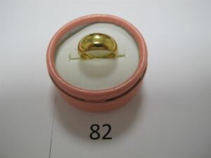 1 Bague en or 18k(750/1000)(TD53)anneau bombée.PB 4,4g.