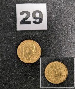 1 Pièce de 20fr Napoléon III tête laurée, année 1852 en or 916/1000 22k. PB 6,4g