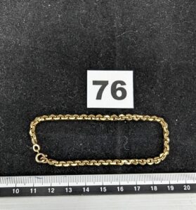 1 Bracelet maille forçat angulé (L20cm) en or 750/1000 18k. PB 6,1g