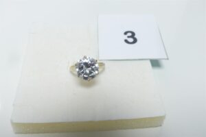 1 bague solitaire en or gris avec diamant blanc TL moderne de 5 carats 20 avec très petites inclusions avec attestation de garantie datant du 14 juin 1982 (Td57). PB 4,8g
