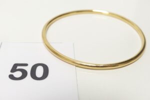 1 Bracelet jonc en or 750/1000 18k (diamètre 5,5cm). PB 15,5g er