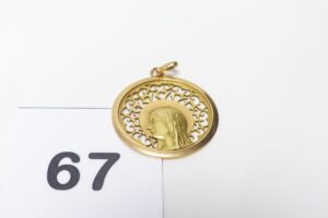 1 Médaille de la Vierge en or 750/1000 18k (H3cm). PB 9,5g