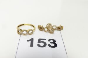 1 Bague ornée de petites pierres (3 chatons vides, td55) et 2 pendants ornés de petites pierres. Le tout en or 750/1000 18k PB 4,4g.