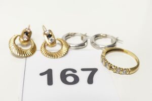 1 Alliance jarretière ornée de pierres (1 chaton vide, td55), 2 petites créoles torsadées et 2 pendants ornés de petites pierres. Le tout en or 750/1000 18k PB 4,8g