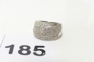 1 Bague en or 750/1000 18k, motif central croisé orné d'un pavage de diamants (td55). PB 12,1g er
