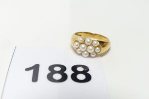 1 Bague en or 750/1000 sertie d'un bouquet de perles (td53). PB 5,7g