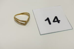 1 Bague en or 750/1000 18k motif central orné de petits diamants (td52). PB 2,1g