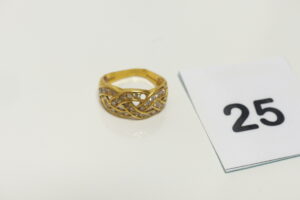 1 Bague en or 916/1000 22k ornée de petites pierres (1 chaton vide, td 55). PB 4,9g