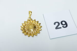 1 Pendentif à décor floral en or 916/1000 22k. PB 3,2g