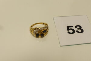 1 Bague en or 750/1000 18k ornée de 3 pierres bleues et 4 petits diamants (td54). PB 3,8g