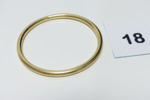 1 Bracelet jonc en or 750/1000 18k (diamètre 6,5cm). PB 50,6g