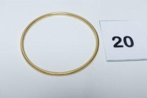 1 Bracelet jonc en or 750/1000 18k (diamètre 6cm). PB 18,9g