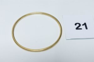 1 Bracelet jonc en or 750/1000 18k (diamètre 6cm). PB 19,1g
