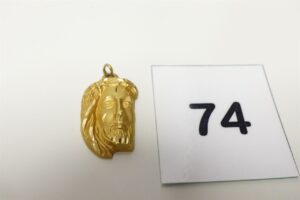 1 Pendentif tête du Christ en or 750/1000 18k. PB 5,4g