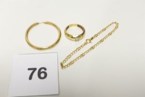1 bracelet maille alternée (L18cm), 1 bague ornée d'un petit diamant (td60) et 1 créole (quelques petits chocs). Le tout en or 750/1000 18k PB 6,1g