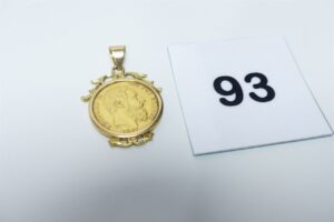 1 Pendentif ouvragé en or 750/1000 18k serti-griffes 1 pièce de 20frs LEOPOLD II 1877 or 900/1000. PB 8,9g