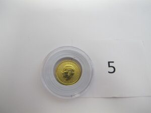 1 Pièce en or 24k(999/1000)britannique "Charles III"de 10 pounds.PB 3,16g.