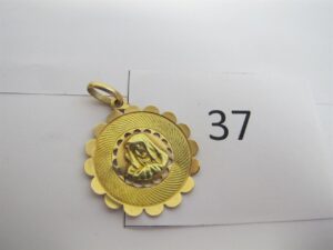 1 Médaille de la vierge en or 18k (750/1000).PB 3,57g.