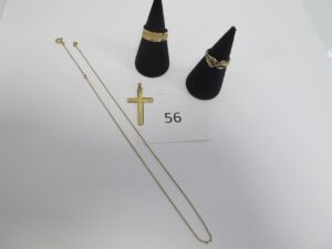 1 Chaine or 18k(750/1000)(L41cm),1 croixor 18k(750/1000)ouvragée,1 bague or 18k (750/1000) esclave(TD55),1 bague or 18k (750/1000)ornée de 2 ptes pierres vertes(TD51).PBT 6,81g.