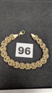 1 Bracelet neuf maille pelotte (L19cm) en or 750/1000 18k. PB 10,1g .