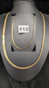 1 Collier maille plate à motif grec (L45cm) en or 750/1000 18k. PB 7,85g