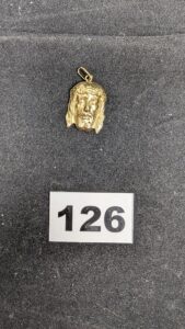 1 Pendentif Christ avec bélière abimée (L3cm) en or 750/1000 18k. BP 4,33g