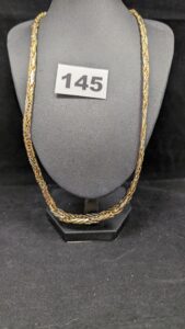 1 Collier maille graduée tricolore tressée et chainette de rallonge (L57cm)en or 750/1000 18k. PB 17g