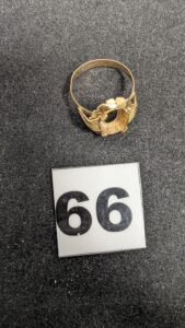 1 Bague cabossée, sans pierre en or 750/1000 18k. PB 2,29g
