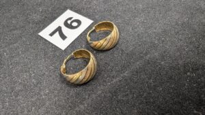 2 Boucles créoles larges, tricolores, enor 750/1000 18k. PB 4,32g