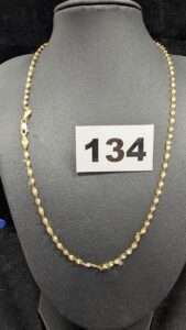 1 Chaine maille torsadée fine, fragile, (L42cm abimée) en or 750/1000 18k. PB 3,16g