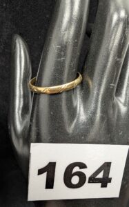 1 Alliance ciselée (TD67) en or 750/1000 18k. PB 2,83g