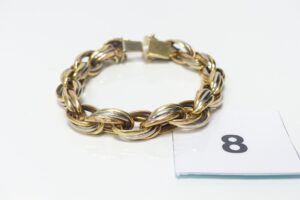 1 bracelet tricolore en or 750/1000 maille tressée (un peu cabossé)(L20cm). PB 20,5g