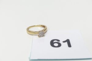 1 bague en or 375/1000 9k ornée de petits diamants (Td51). PB 1,8g