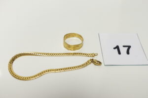 1 Collier maille anglaise (un peu cabossé, Longueur 18cm) et 1 bague martelée (Td57), le tout en or 750/1000. PB 6,3g